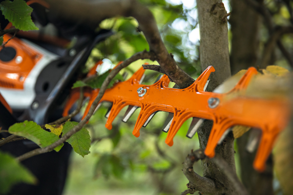 STIHL HSA 130 T Grundgerät / 75 cm